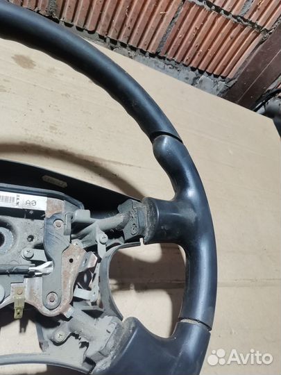 Рулевое колесо Nissan Almera Tino