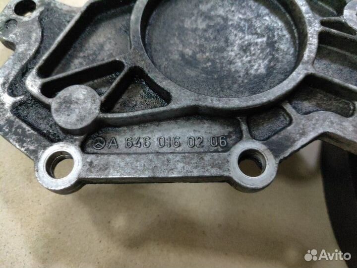 Крышка гбц Mercedes-Benz