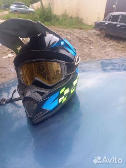 Кроссовый шлем