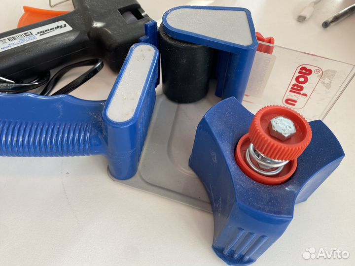 Диспенсер для скотча, клеевой пистолет