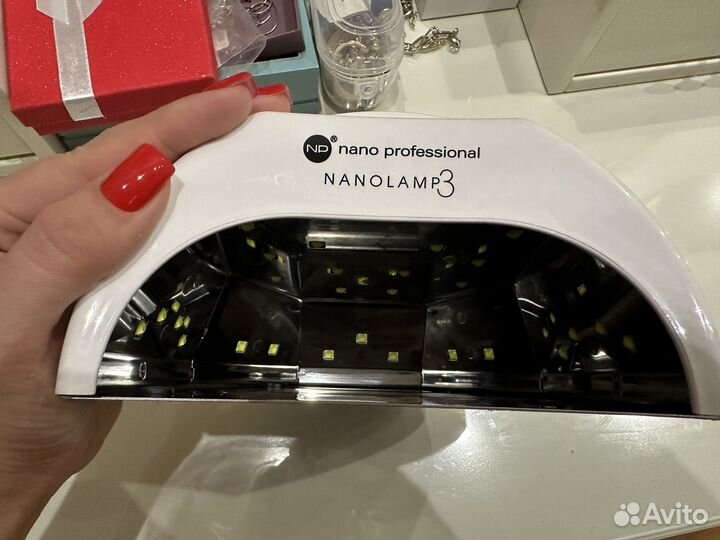 Ультрафиолетовая лампа для сушки ногтей