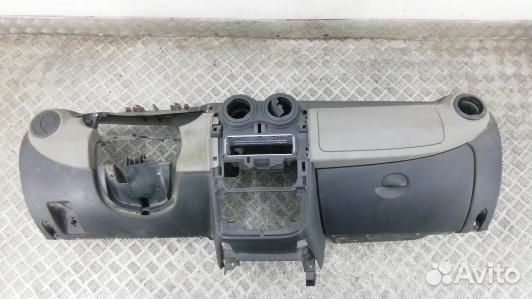 Панель приборов (торпедо) dacia sandero 1 (82A16IS