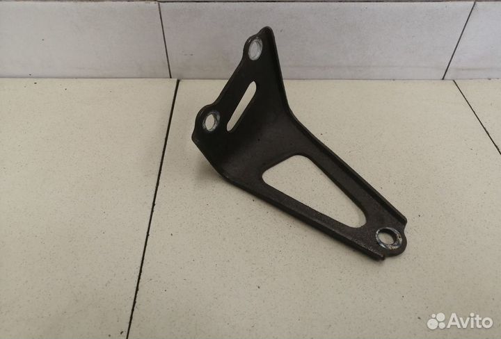 Кронштейн (сопут. товар) M2 (2010-1014)