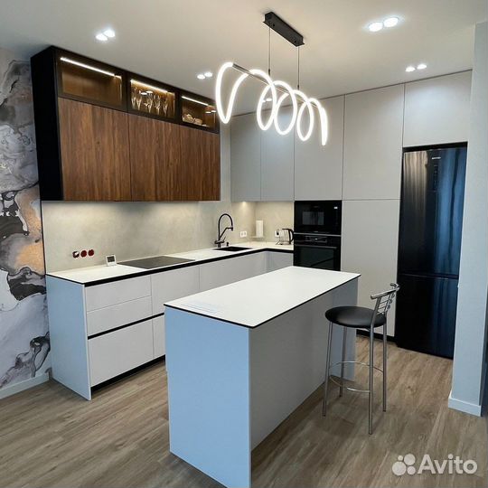 Кухня с островом на заказ