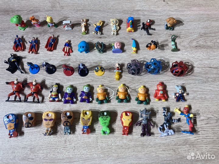 Игрушки из Киндер-сюрпризов, 450 штук