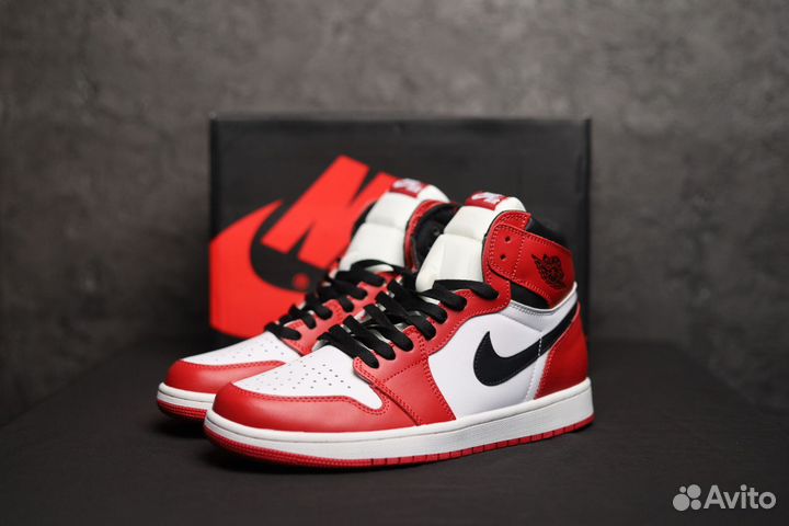 Кроссовки Nike Air Jordan 1 High Retro Red