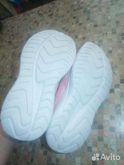 Кроссовки 32