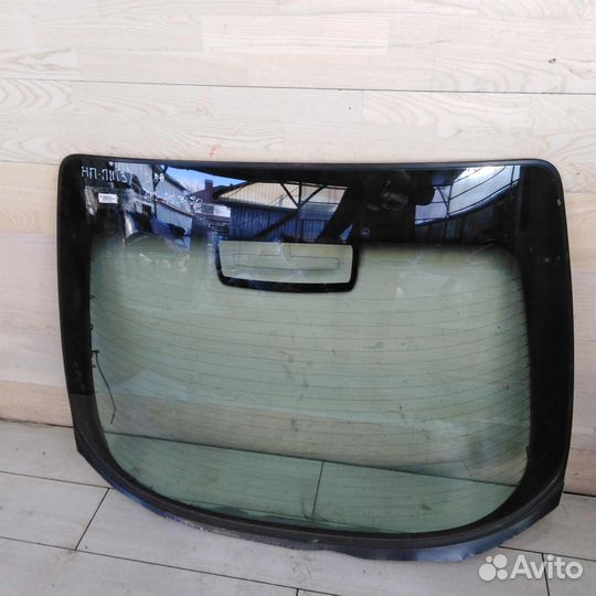 Стекло заднее Nissan Primera P11 лифтбек