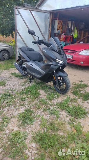 Продам макси скутер