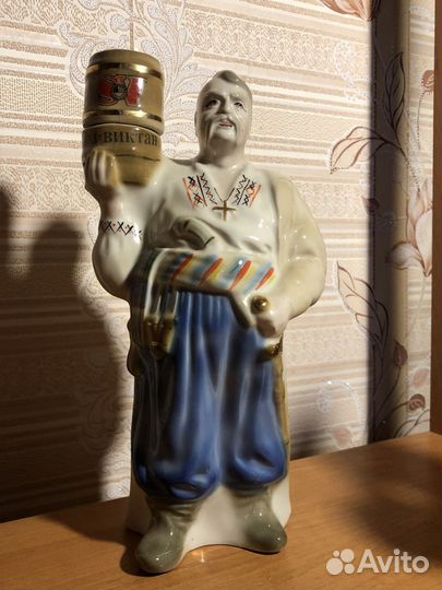 Статуэтка казак