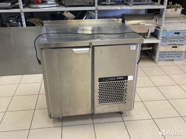 Холодильный стол