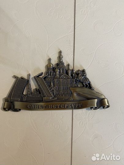 Магниты на холодильник из разных стран