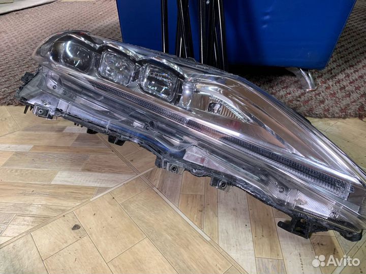 Toyota harrier фара