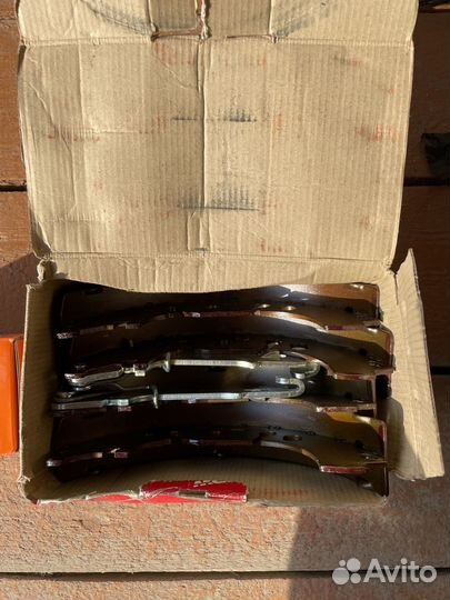 Тормозные колодки передние и задние Опель Корса