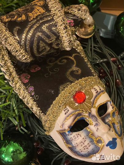 Венецианская маска карнавальная