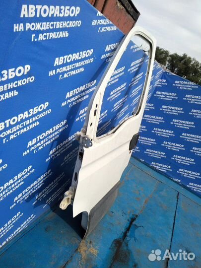 Передняя левая дверь. Iveco Daily МИКРОАВТОБУС