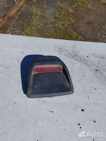 Дополнительный стоп сигнал Nissаn Рrimеra Ниcсaн