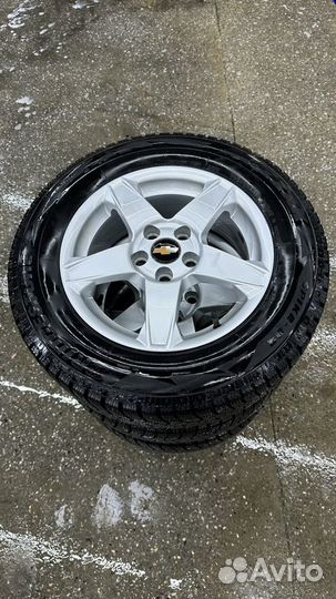 Bridgestone Blizzak Spike-02 195/65 R15