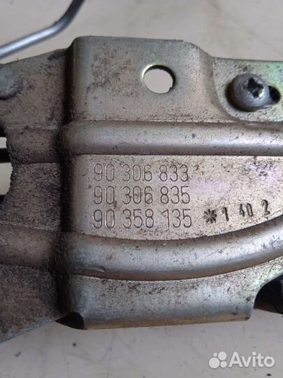 Замок двери задний левый Opel Vectra A Опель