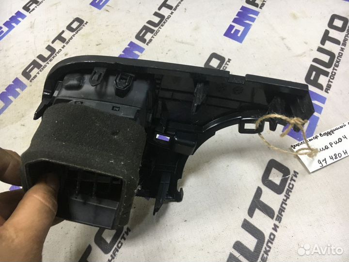 Дефлектор воздушный левый Киа Рио 4