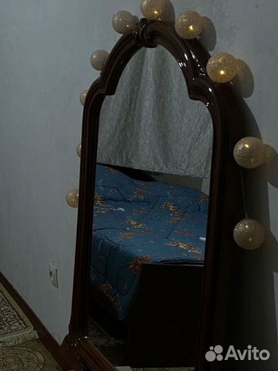 Зеркало настенное