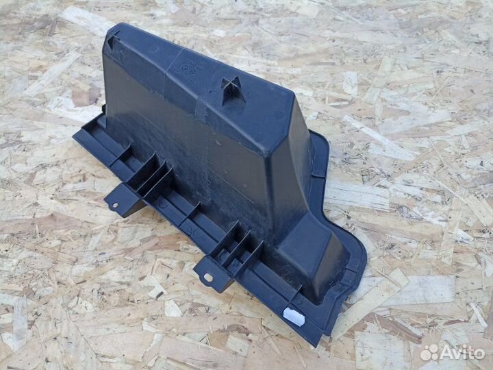 Карман багажника задний правый Toyota Avensis
