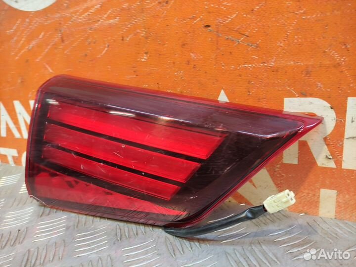 Фонарь внутренний левый Mitsubishi Outlander 3