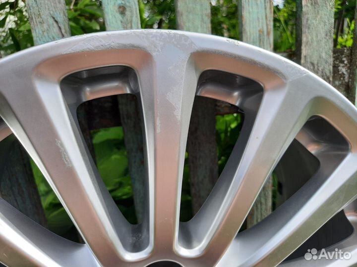 Один оригинальный диск R19 porsche