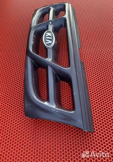 Решетка радиатора Kia Sportage 1