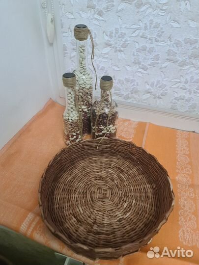 Корзина плетеная из бумажной лозы