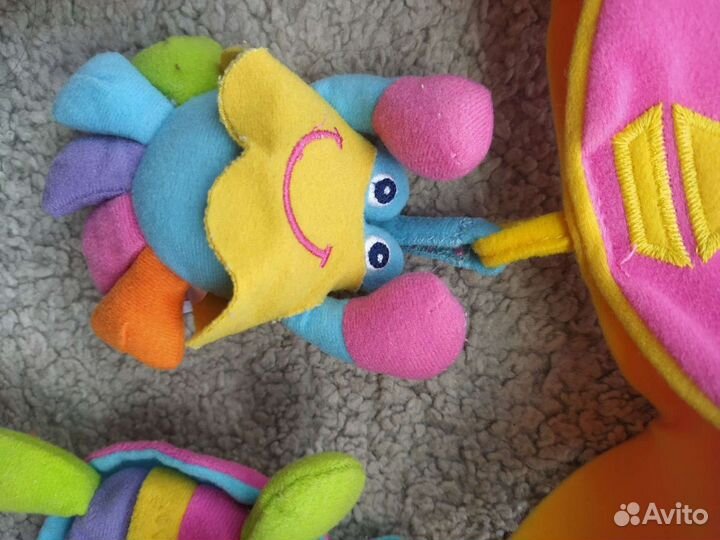 Яркая дуга на коляску/ кроватку Tiny love