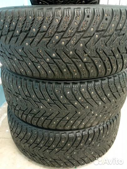 Nokian Tyres Hakkapeliitta 8 215/55 R17