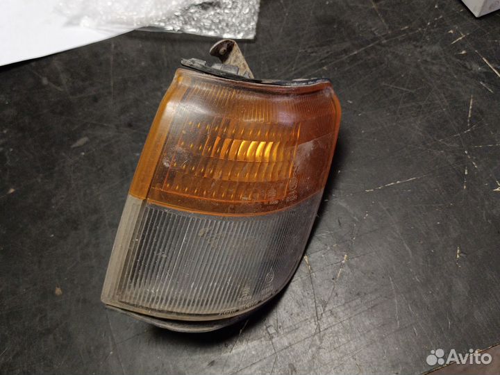 Указатель поворота левый Mitsubishi Pajero/Montero