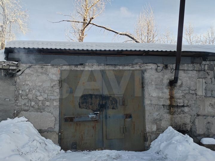 Гараж, > 30 м²