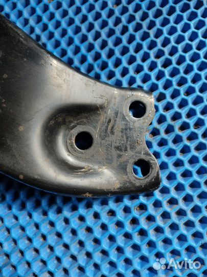 Рычаг подвески передний левый Toyota Camry V55