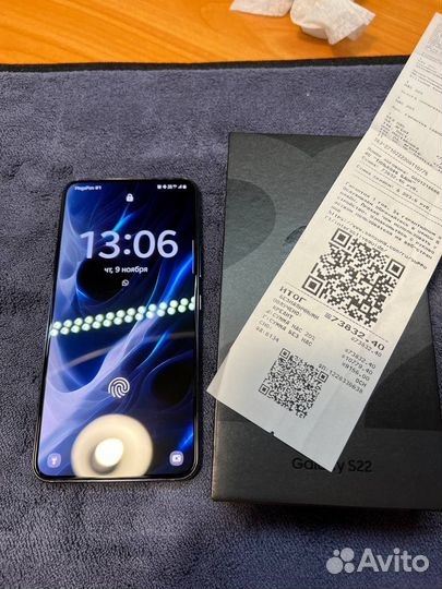 Samsung Galaxy S22, 8/256 ГБ