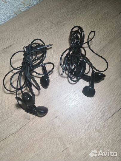 Проводные наушники