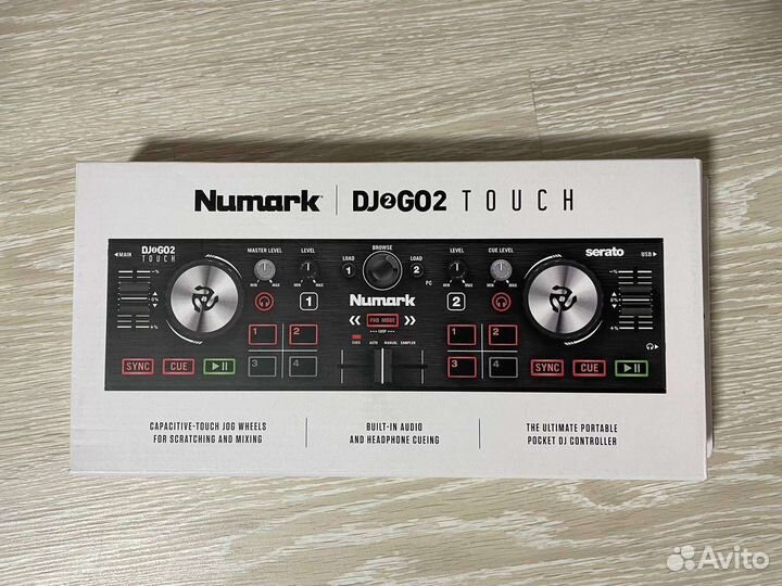 DJ-контроллер Numark dj2go2 Touch