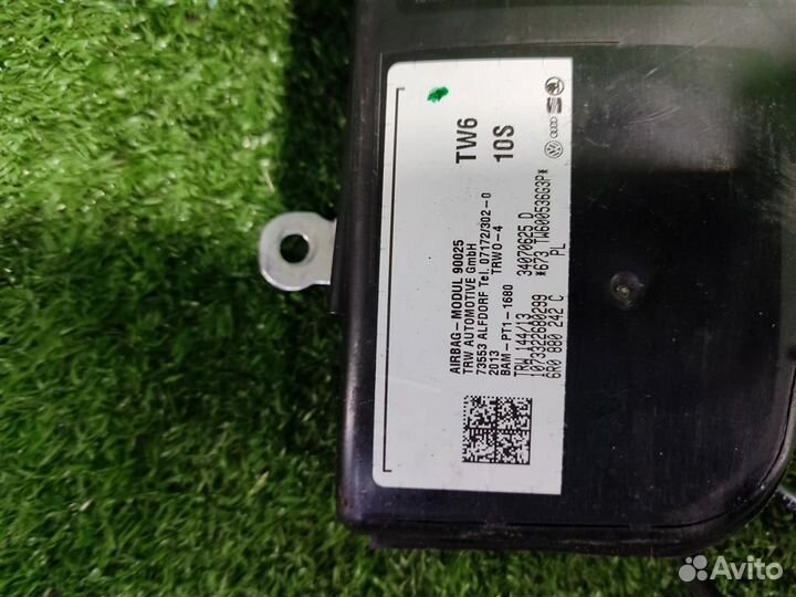 Подушка безопасности в сиденье правая volkswagen