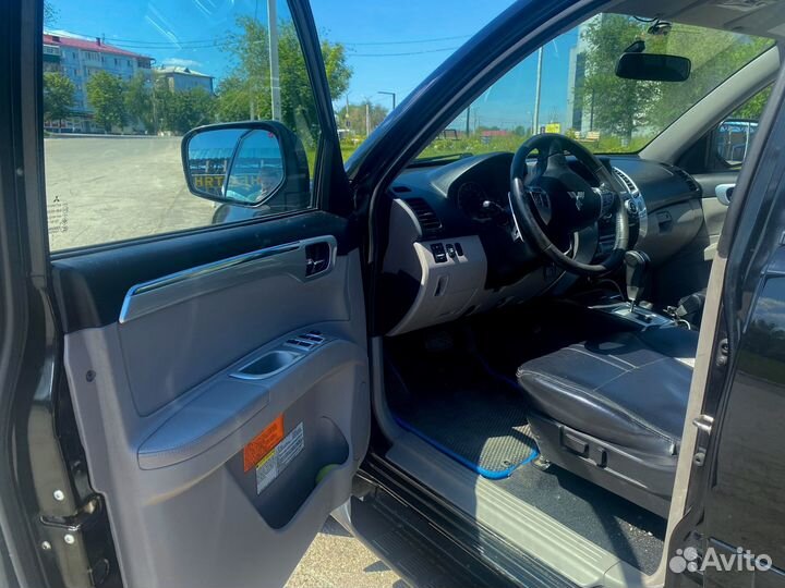 Mitsubishi Pajero Sport 2.5 AT, 2012, 194 320 км