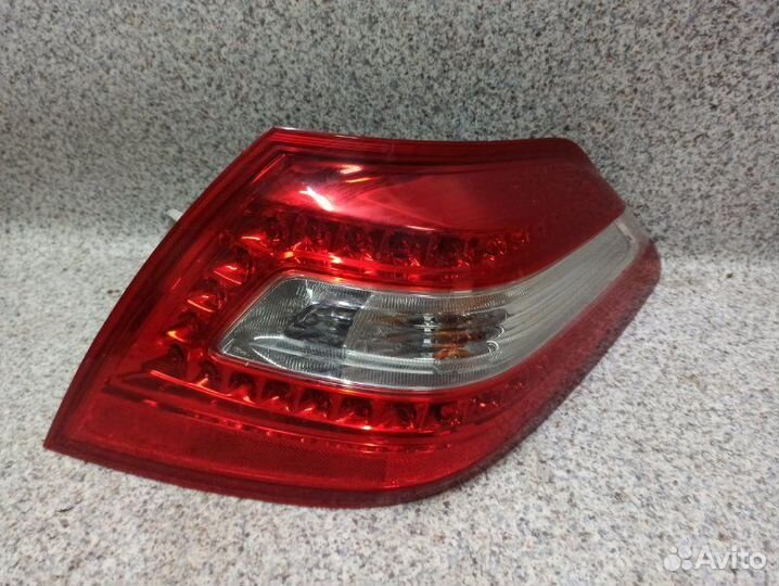 Фонарь прав. Nissan Teana