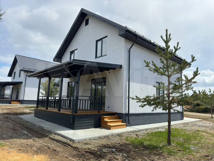 Дом 198 м² на участке 7 сот.