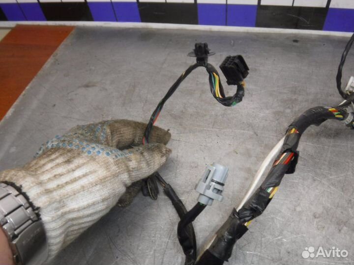 Проводка двери передняя левая Hyundai Solaris G4FC