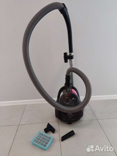 Пылесос Philips FC8472 PowerPro Compact