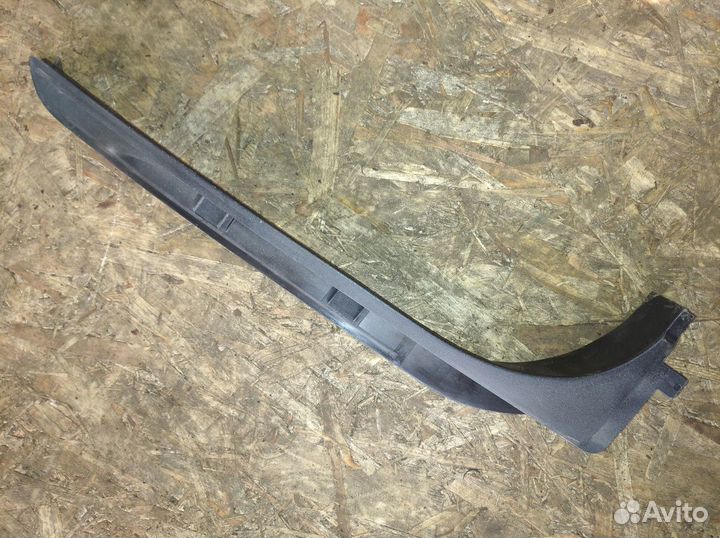 Накладка двери задней правой Форд хэтчбек