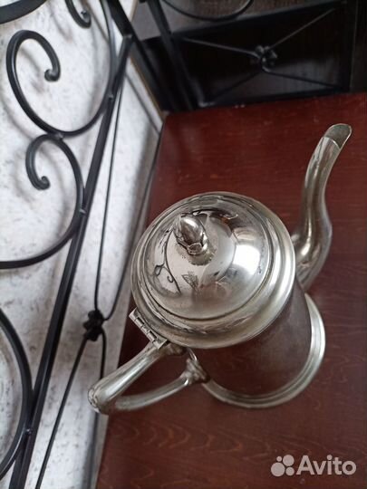 Старинные кофейник и молочник, Европа