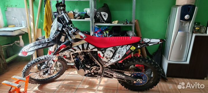 Avantis enduro 300 pro carb exclusive edition
