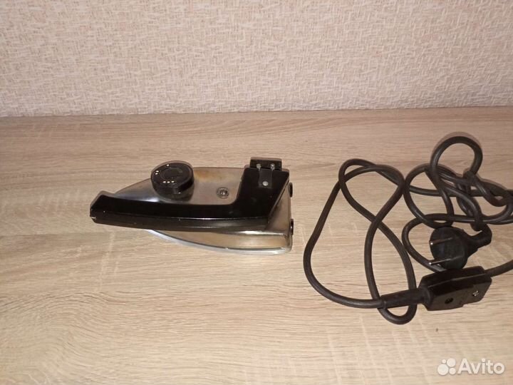 Утюг дорожный