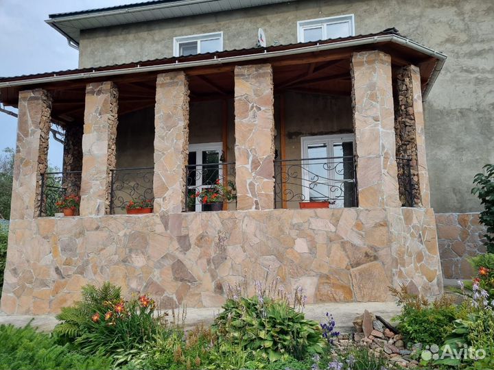 Камень серый песчаник плитняк для облицовки