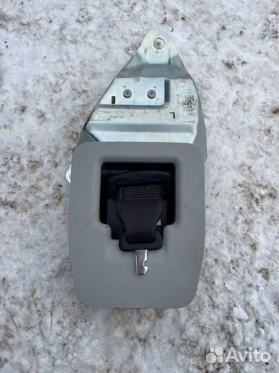 Рав 4 40 ремень безопасности задний